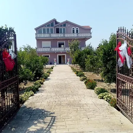 Villas Elenna For Rent Feeling Home Apartamento